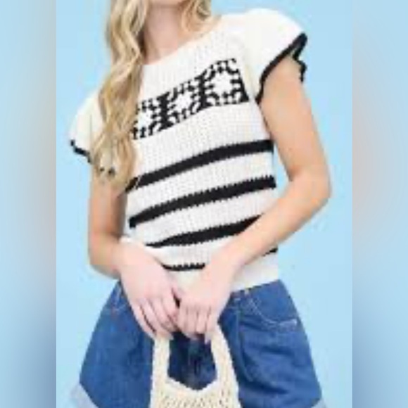 Mine Crew Neck Crochet Sweater - NWOT - Size L - Picture 1 of 8